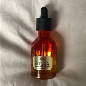 The Body Shop Revitalizing Facial Oil